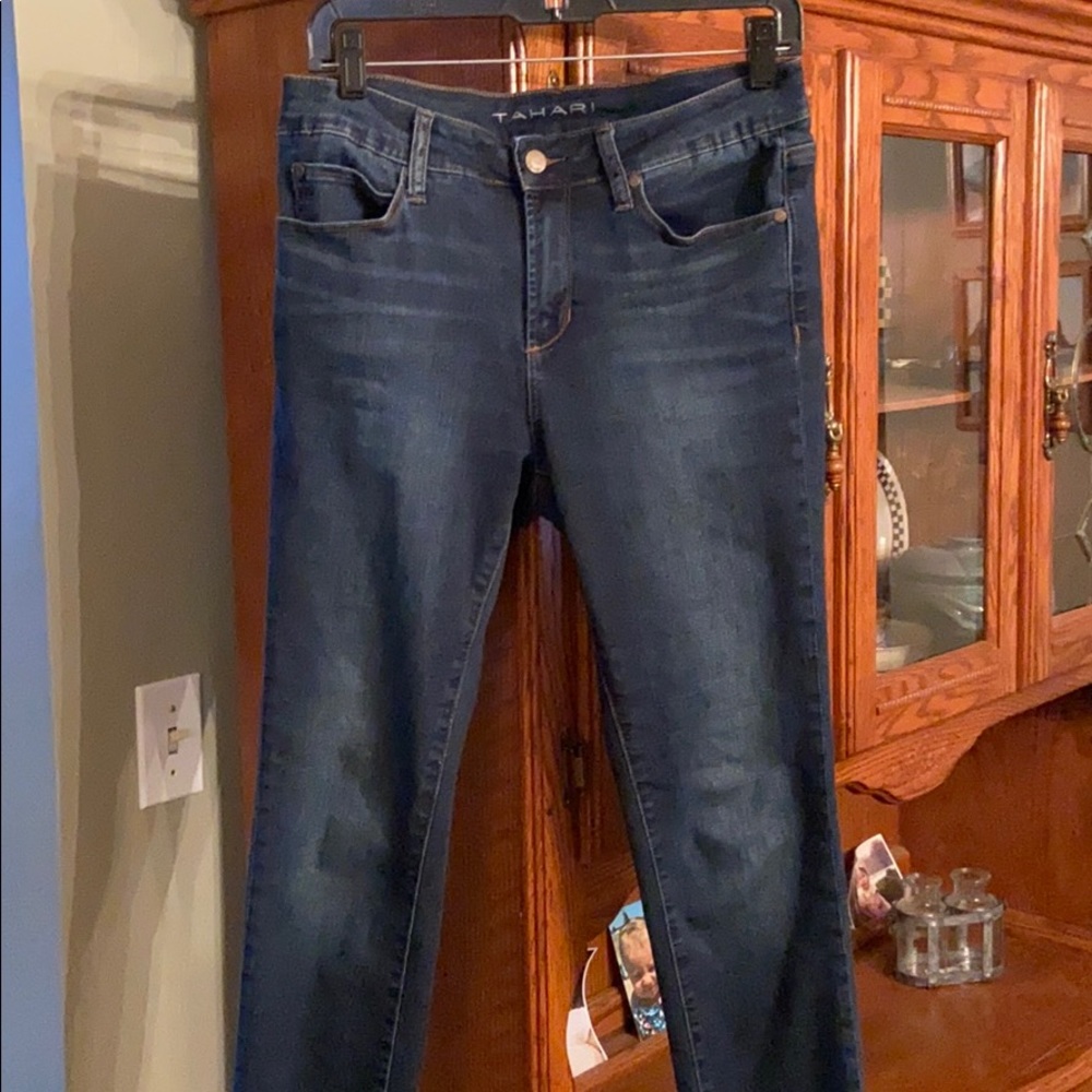 EUC Women’s Tahari Skinny Jeans size 6/28